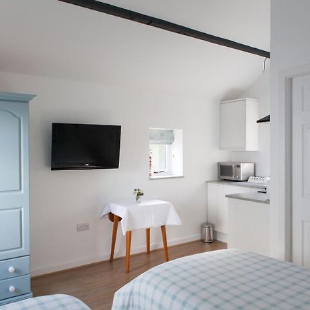 Elm Cottage Touring Park Whitegate  Екстериор снимка