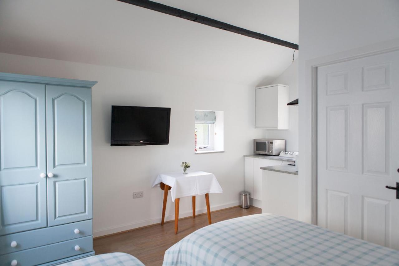 Elm Cottage Touring Park Whitegate  Екстериор снимка